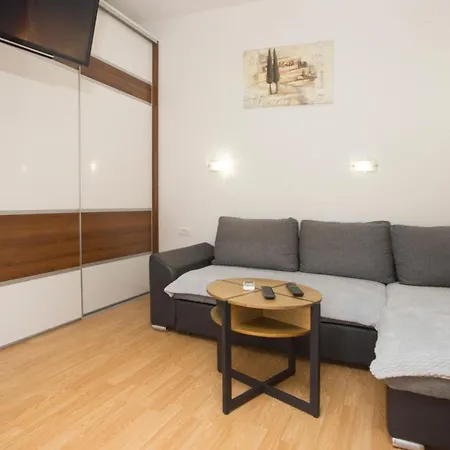 Adria Apartment *