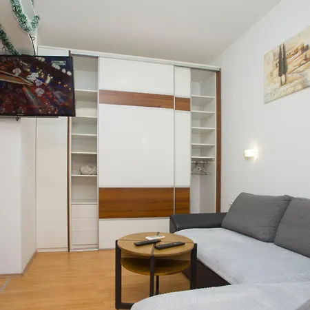 Adria Apartment *